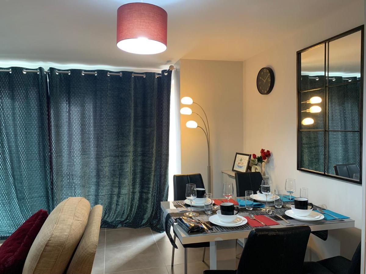 Aqua Dreams - Serviced Luxury Modern Belfast City Centre 2 Bed Apartment Exterior photo