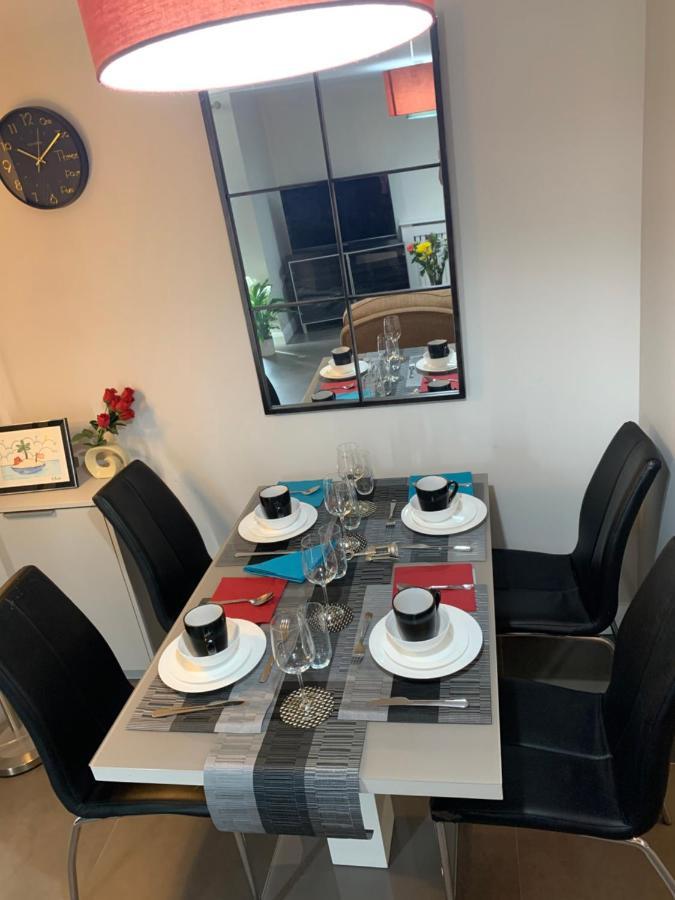 Aqua Dreams - Serviced Luxury Modern Belfast City Centre 2 Bed Apartment Exterior photo