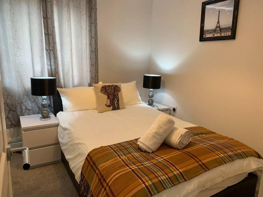 Aqua Dreams - Serviced Luxury Modern Belfast City Centre 2 Bed Apartment Exterior photo