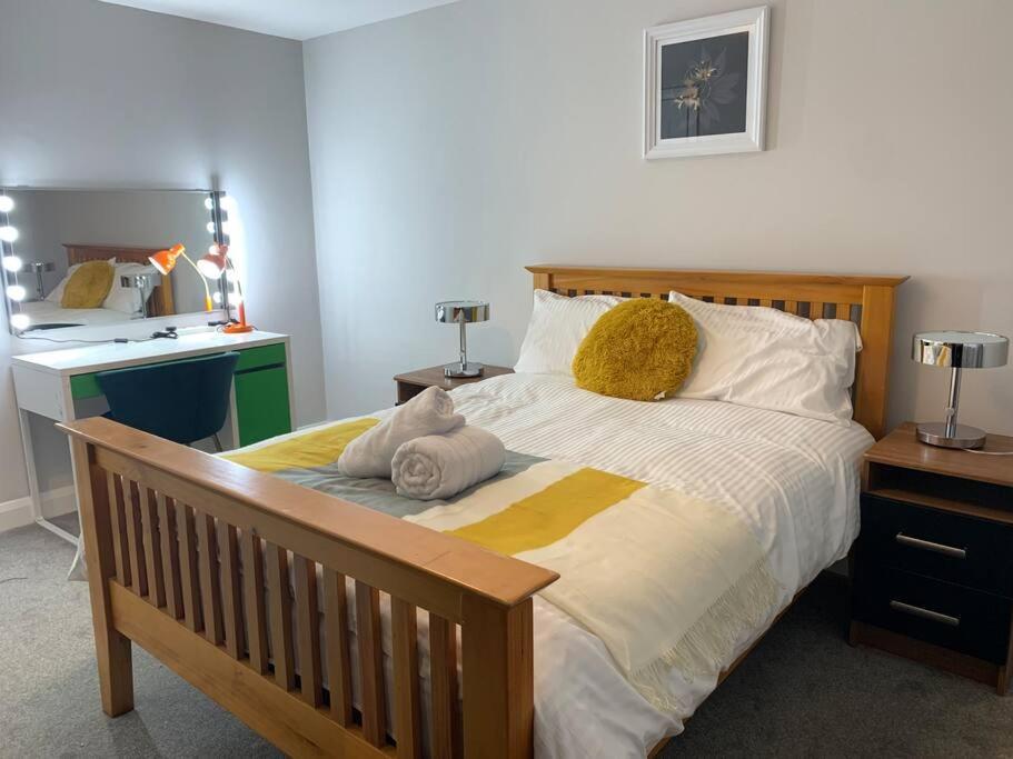 Aqua Dreams - Serviced Luxury Modern Belfast City Centre 2 Bed Apartment Exterior photo
