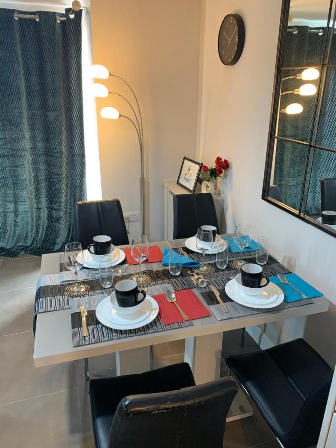 Aqua Dreams - Serviced Luxury Modern Belfast City Centre 2 Bed Apartment Exterior photo