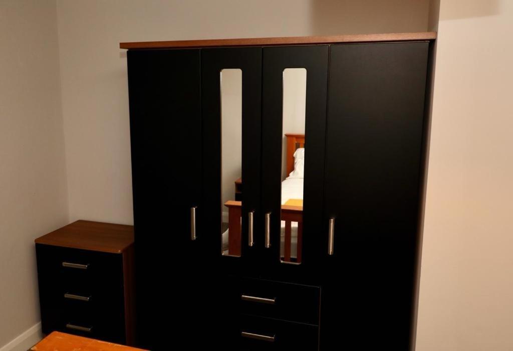 Aqua Dreams - Serviced Luxury Modern Belfast City Centre 2 Bed Apartment Exterior photo