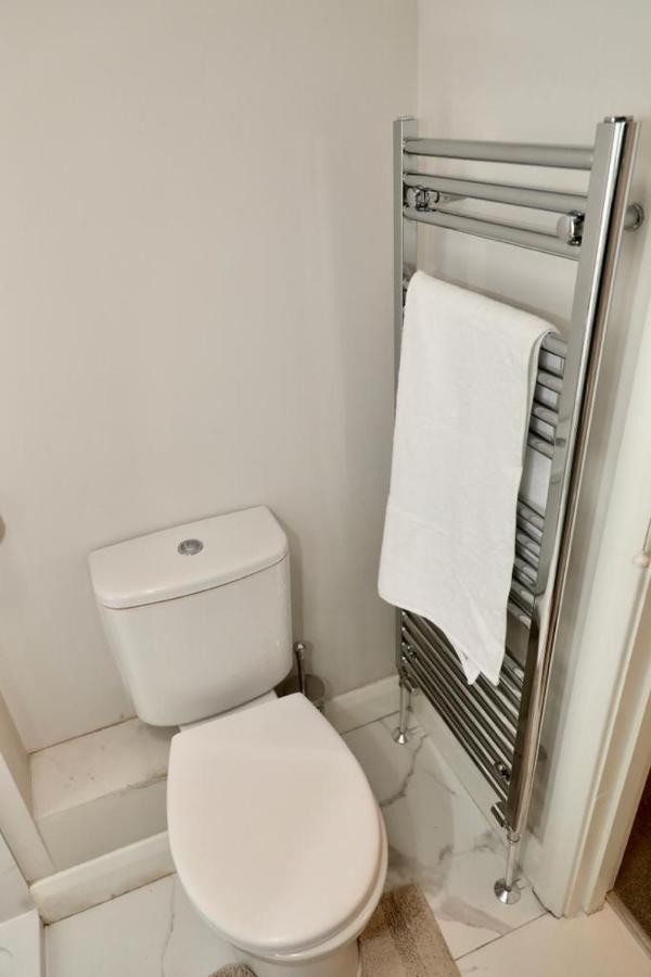 Aqua Dreams - Serviced Luxury Modern Belfast City Centre 2 Bed Apartment Exterior photo