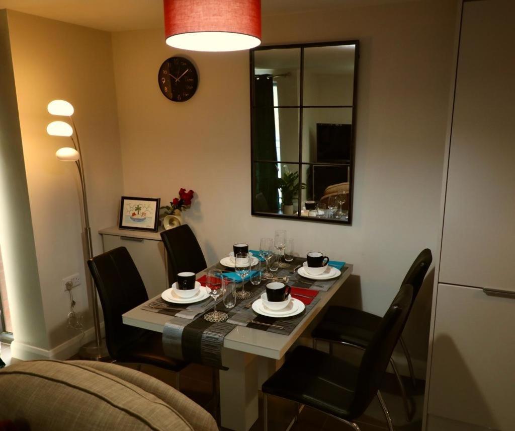 Aqua Dreams - Serviced Luxury Modern Belfast City Centre 2 Bed Apartment Exterior photo